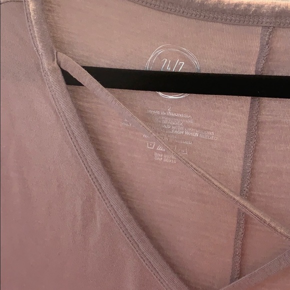 Comfortable salmon tshirt - Picture 3 of 3